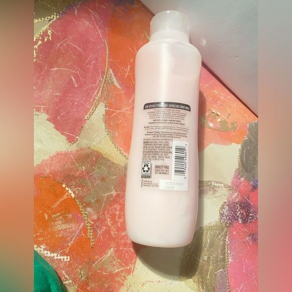 🔥 Suave Conditioner, Energizing, Sun-Ripened Strawberry, Family Size 22.5FL.OZ - Picture 3 of 7